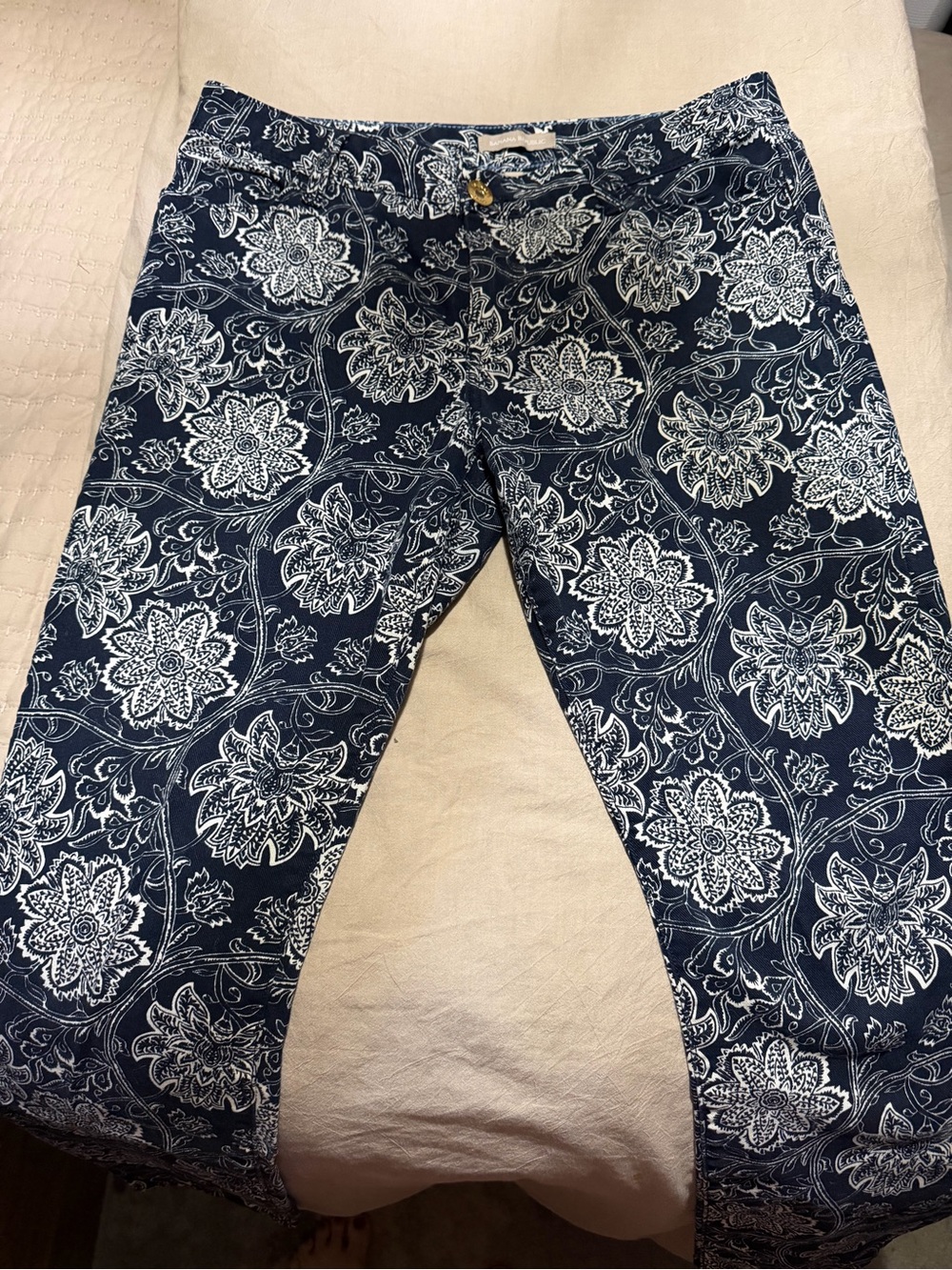 Banana Republic Skinny Ankle Floral Print Pants Navy White, Size 8